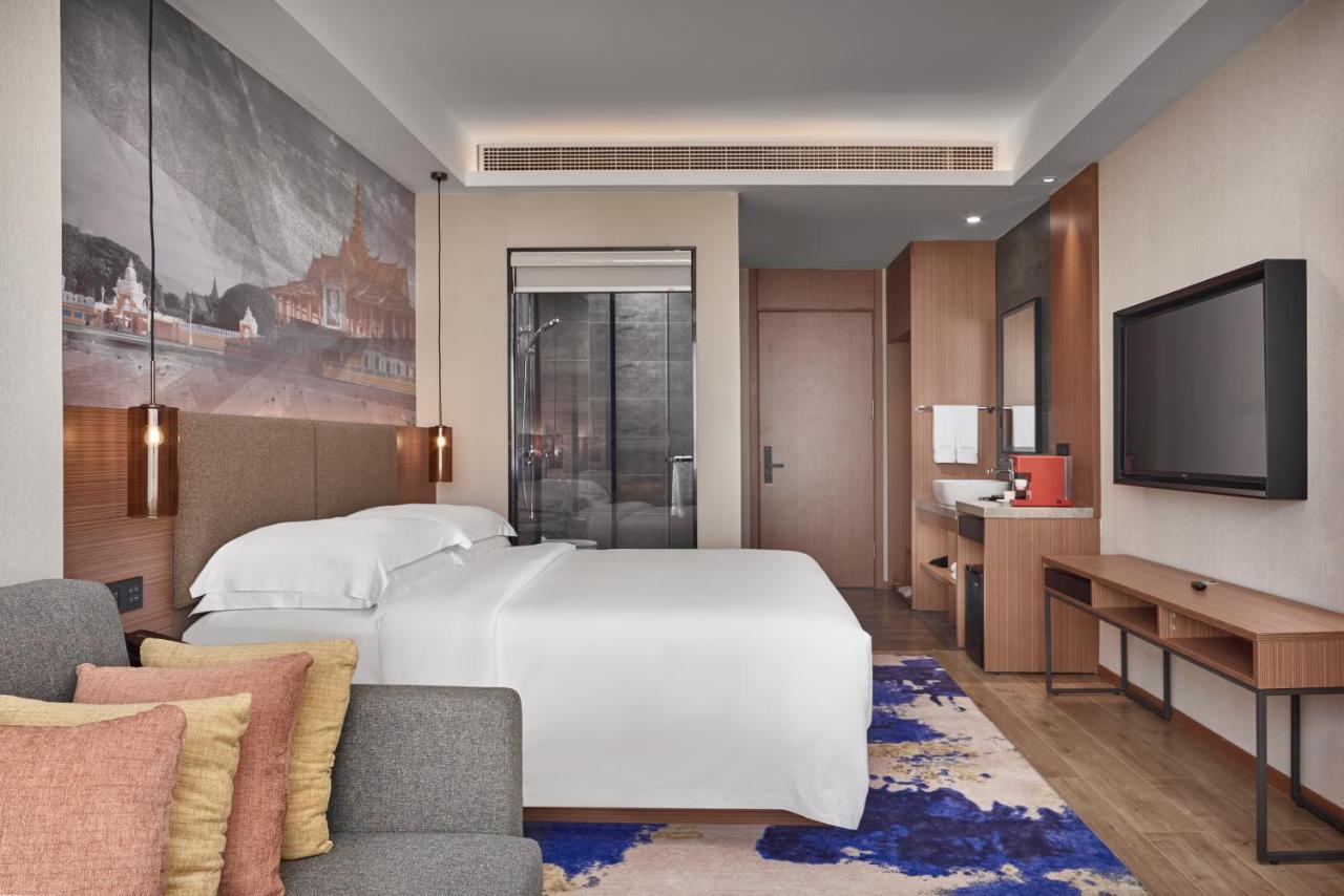 Aurea Central Hotel Phnom-Penh Buitenkant foto